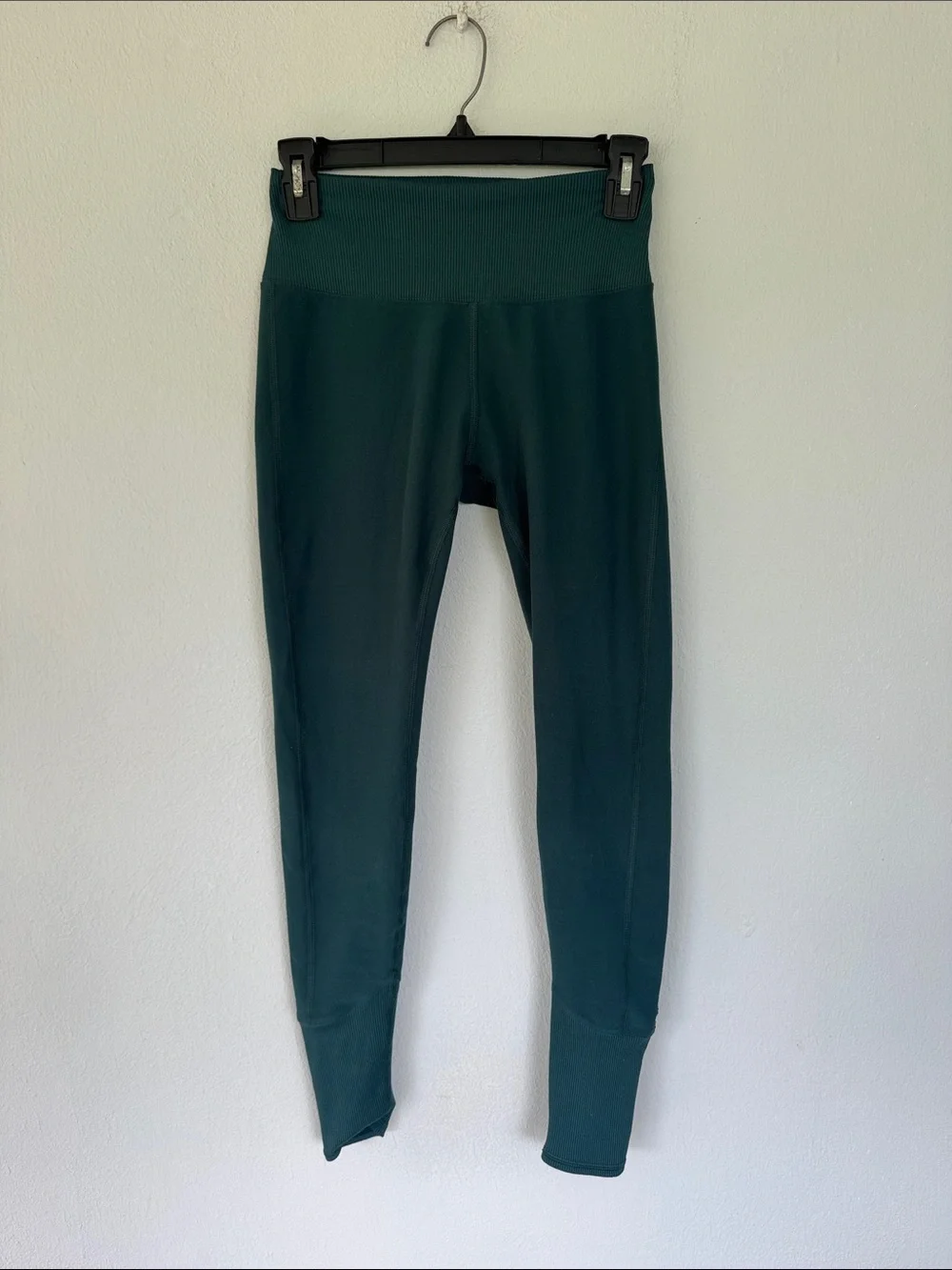 Alo Yoga dark forest green high rise rib trim full length leggings size small